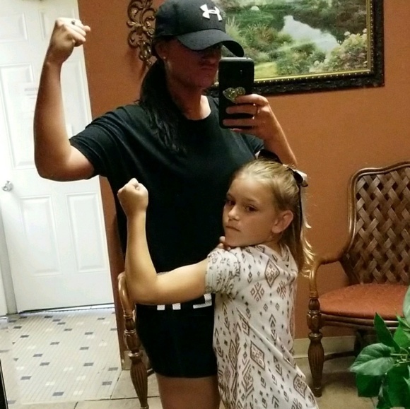 Meet your Posher, Dawn - Picture 2 of 8